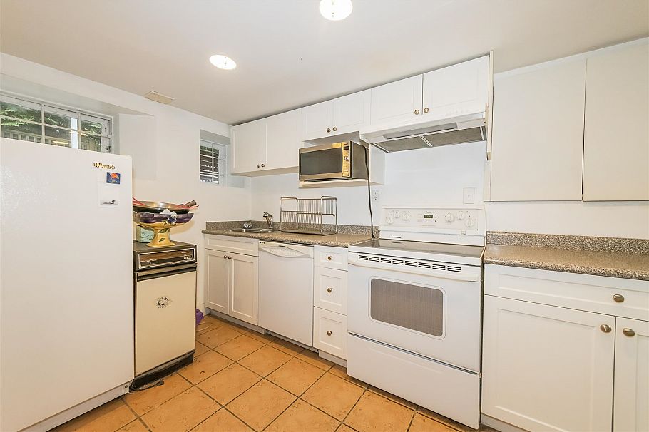 1453 Laurier Avenue Vancouver, BC - 19