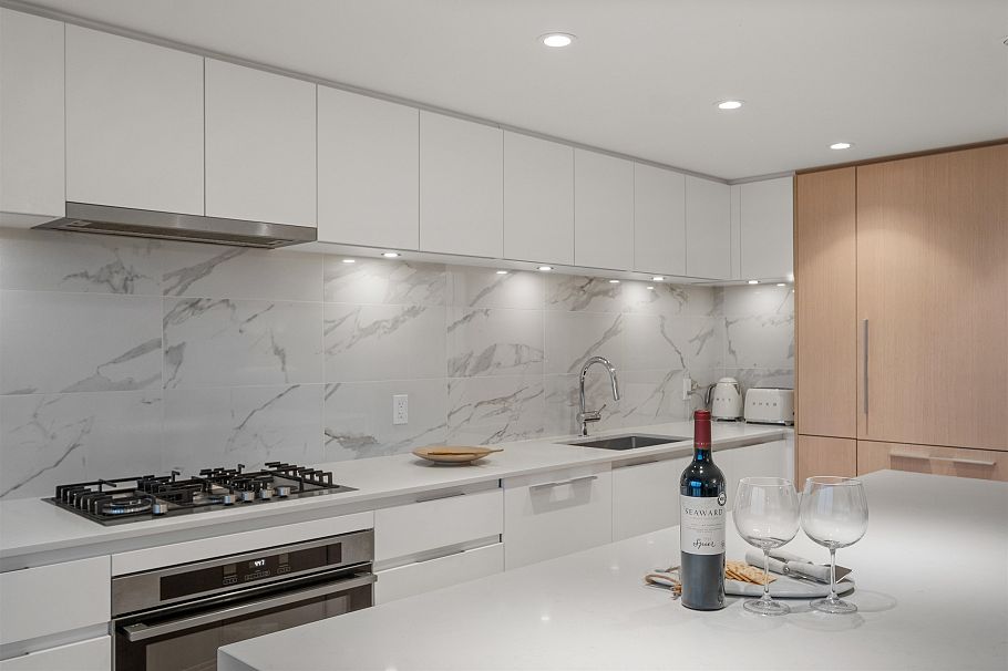 611 1500 Fern Street North Vancouver, BC - 5