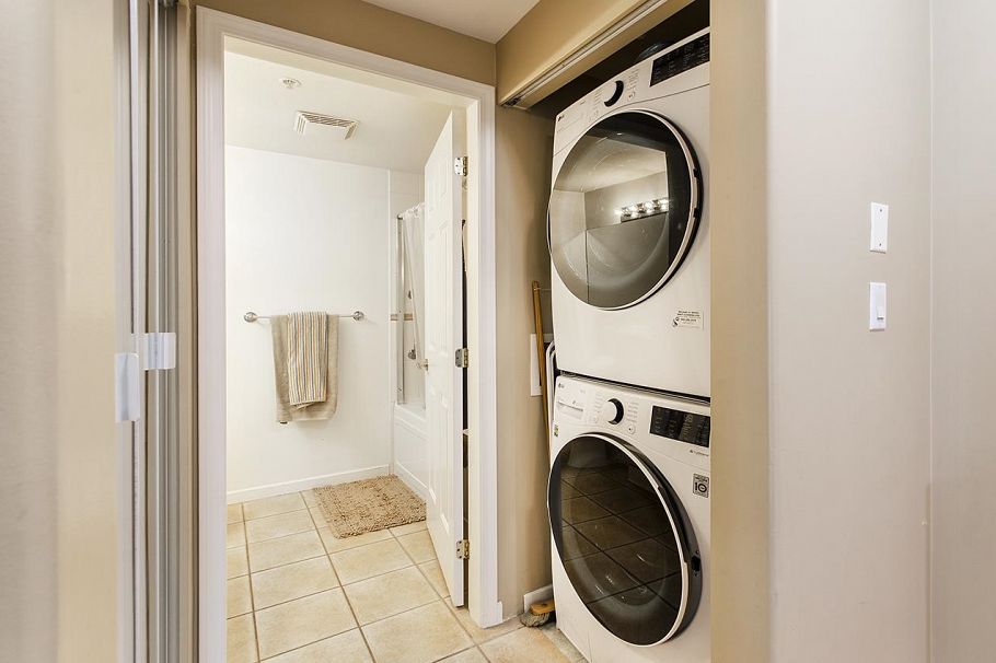 416 3629 Deercrest Drive North Vancouver, BC - 28