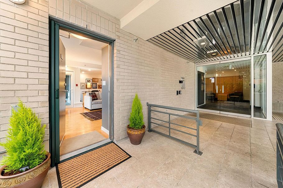 1878 York Avenue Vancouver, BC - 2