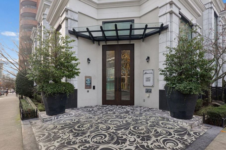 402 1102 Hornby Street Vancouver, BC - 2