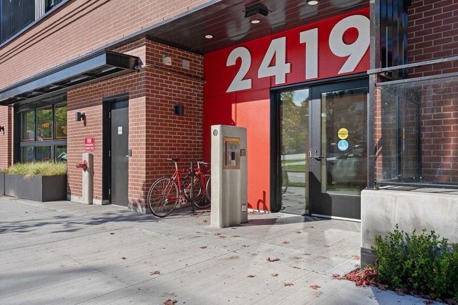 311 2419 Grant Street Vancouver, BC - 30