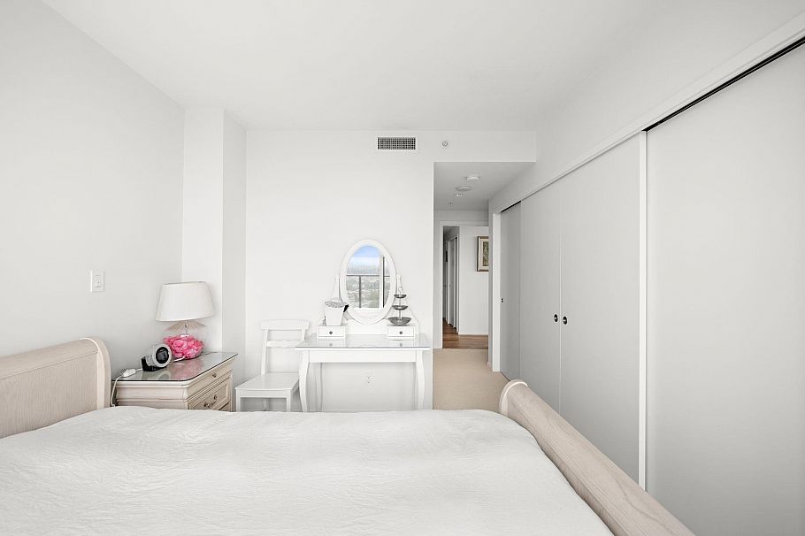 1808 8555 Granville Street Vancouver, BC - 14