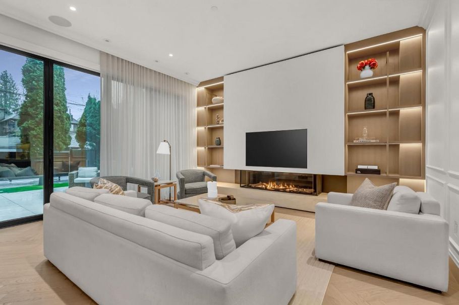 4454 W 4th Avenue Vancouver, BC - 11