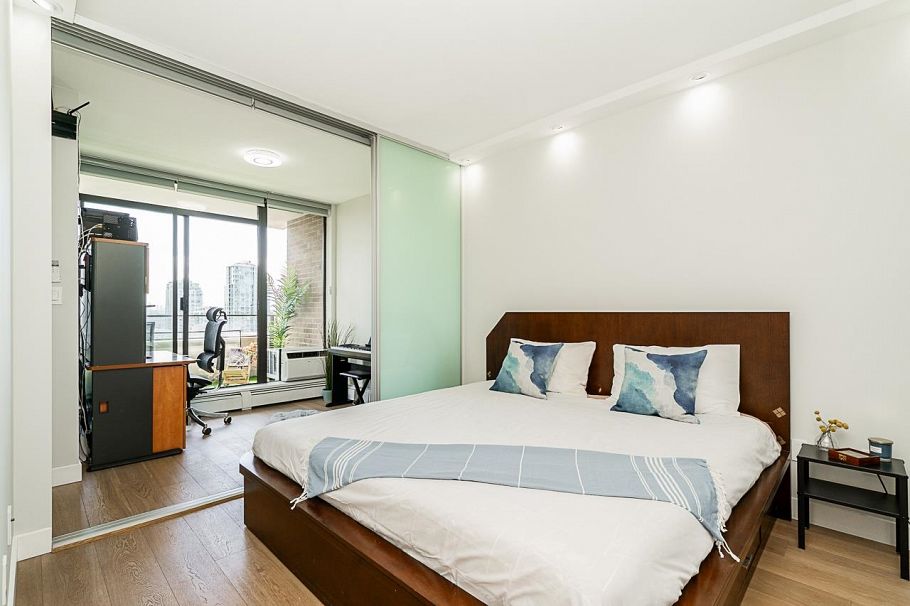 1002 170 W 1st Street North Vancouver, BC - 14