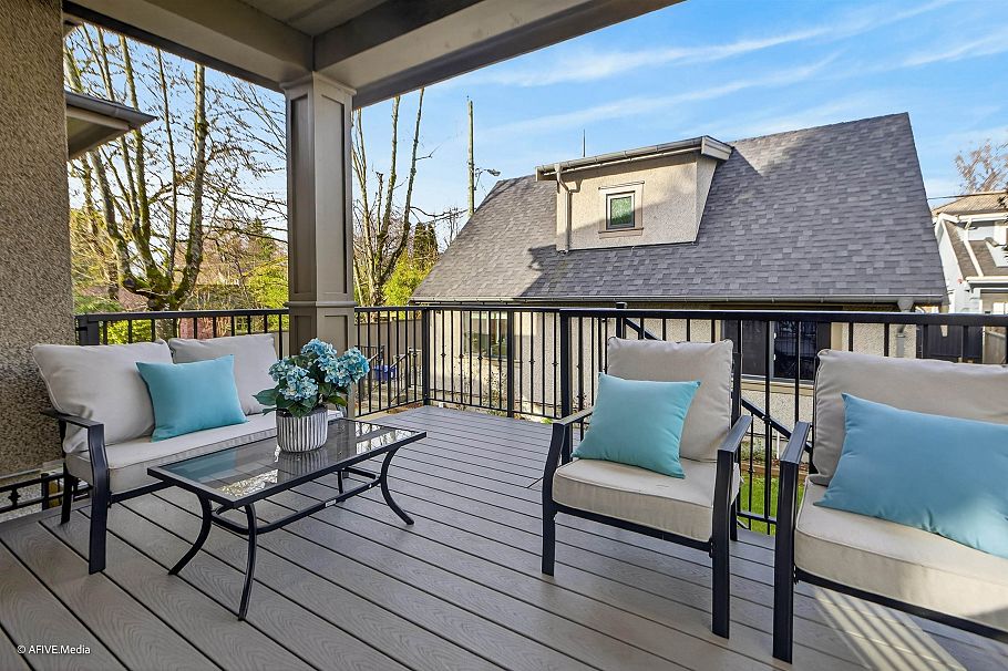 3349 W 37th Avenue Vancouver, BC - 38