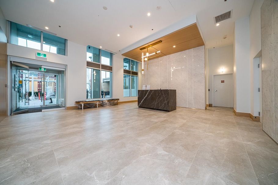 2102 1632 Lions Gate Lane North Vancouver, BC - 2