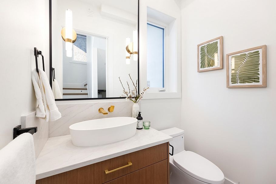 2334 E 5th Avenue Vancouver, BC - 9