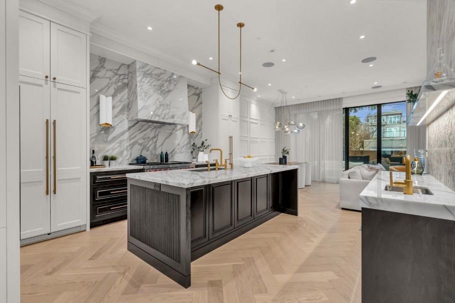 4454 W 4th Avenue Vancouver, BC - 16