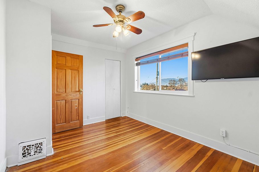 621 E 23rd Avenue Vancouver, BC - 16