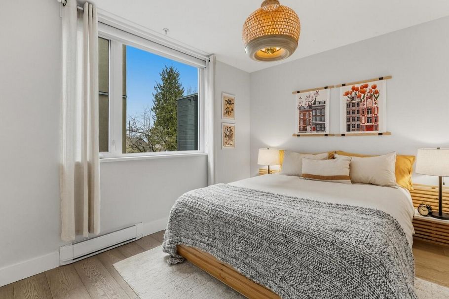 1681 Kitchener Street Vancouver, BC - 16