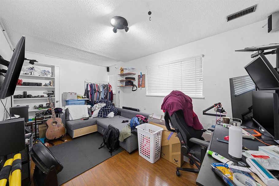 154 E 64th Avenue Vancouver, BC - 26