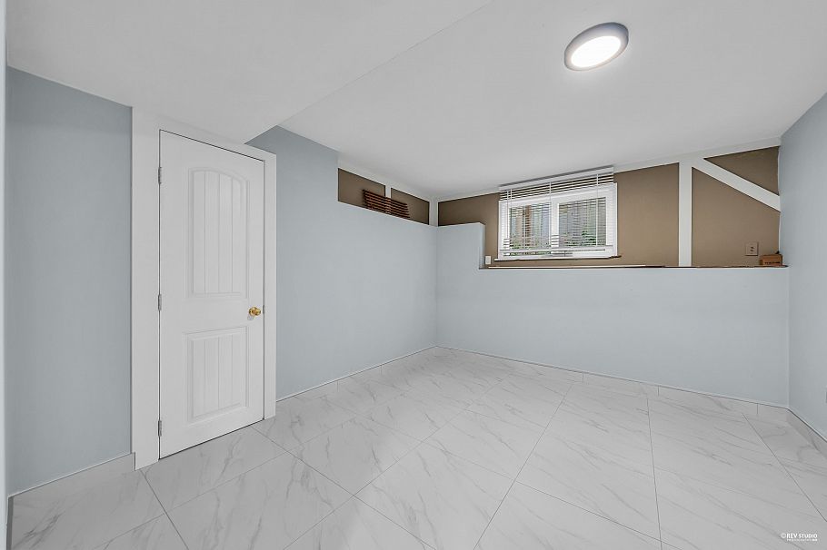 1362 E 60th Avenue Vancouver, BC - 29