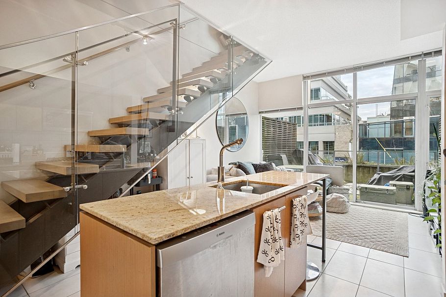 205 522 8th Avenue Vancouver, BC - 12