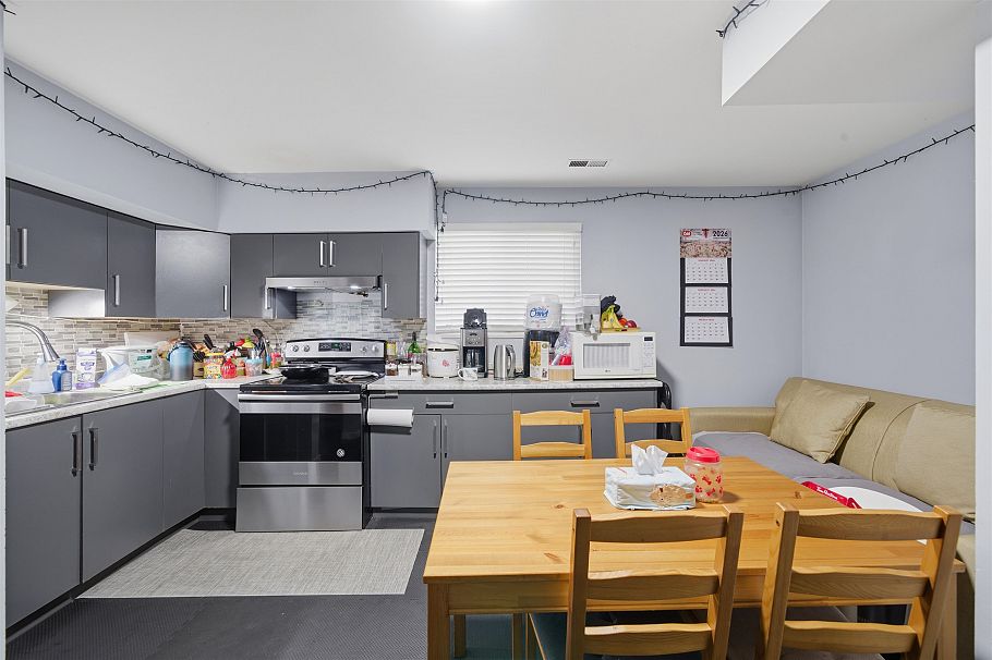 154 E 64th Avenue Vancouver, BC - 21