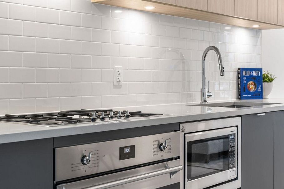 2425 Grant Street Vancouver, BC - 5