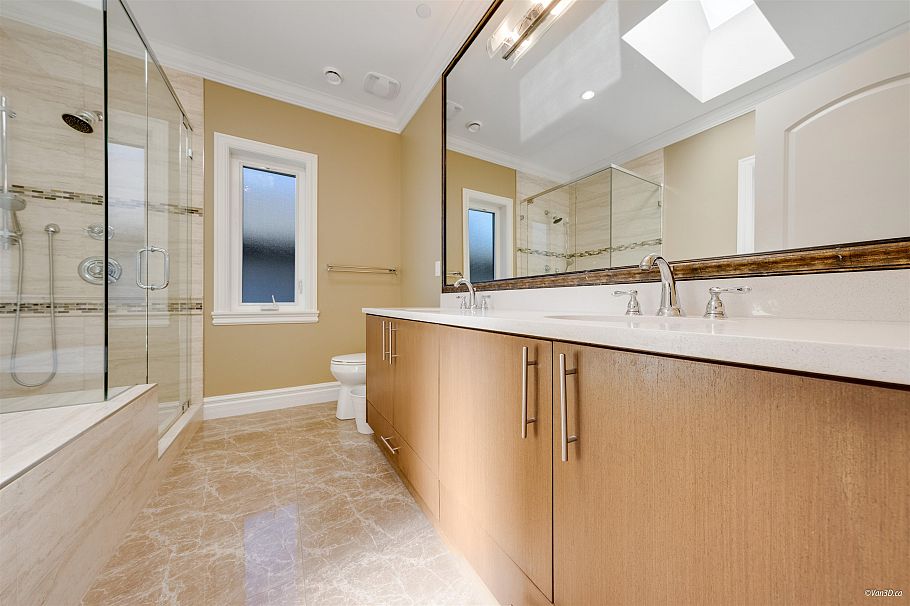 4042 W 20th Avenue Vancouver, BC - 14