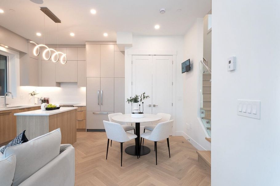 4426 W 4th Avenue Vancouver, BC - 23