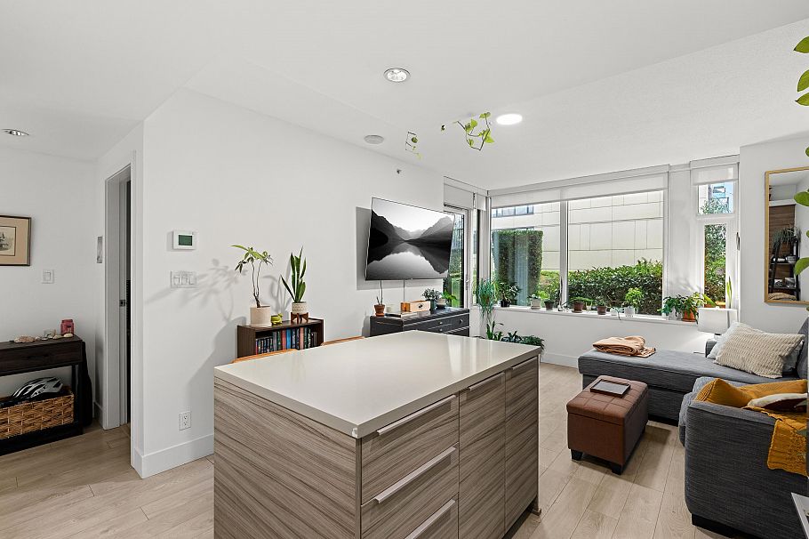 205 1550 Fern Street North Vancouver, BC - 6