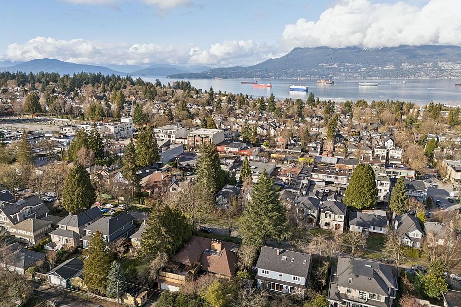 4436 W 11th Avenue Vancouver, BC - 29