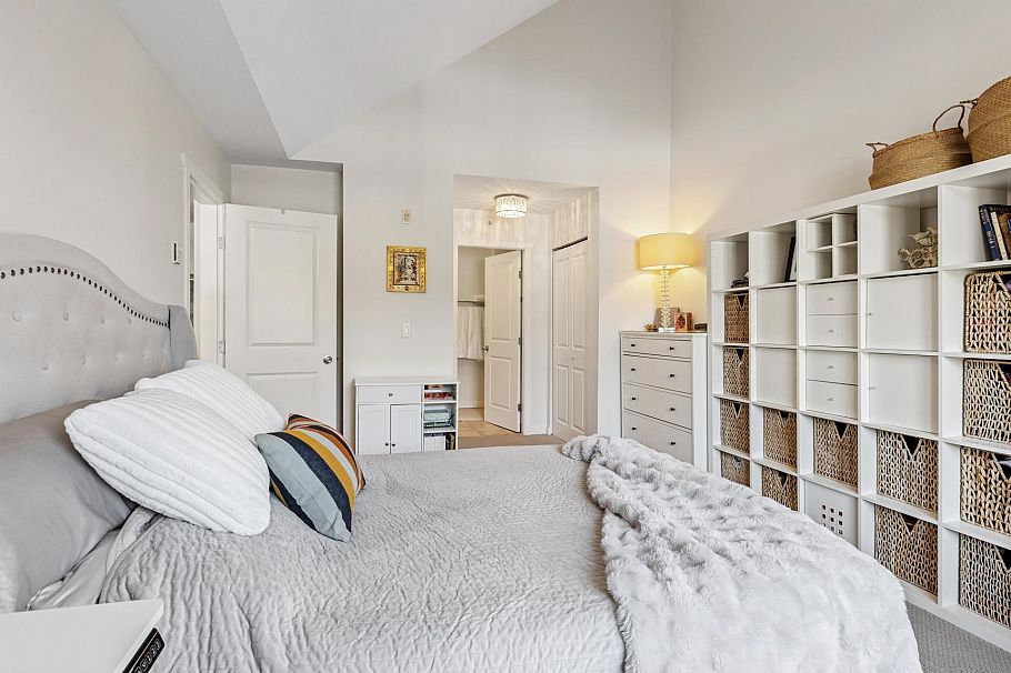 404 183 W 23rd Street North Vancouver, BC - 17