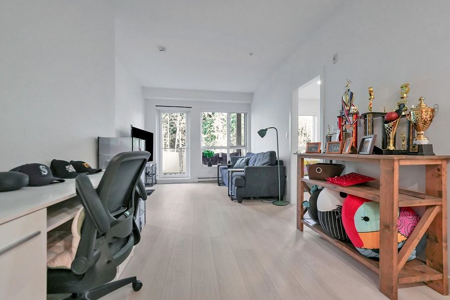 409 3596 Malsum Drive North Vancouver, BC - 10