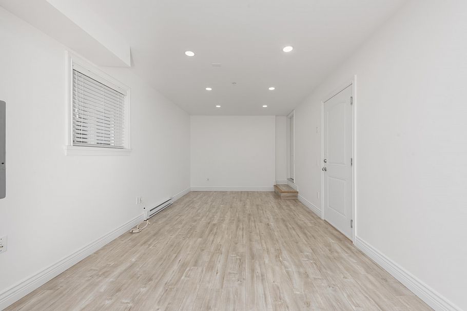 3136 E 47th Avenue Vancouver, BC - 27