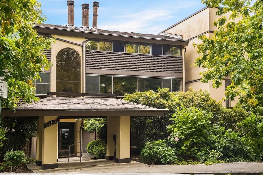 209 141 W 13th Street North Vancouver, BC - 1