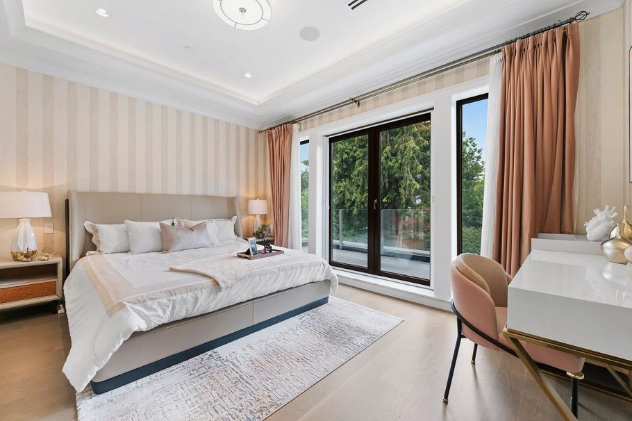 2867 W 44th Avenue Vancouver, BC - 18