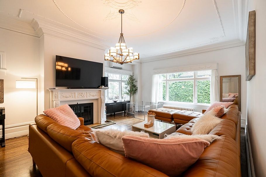 1 1055 Wolfe Avenue Vancouver, BC - 3