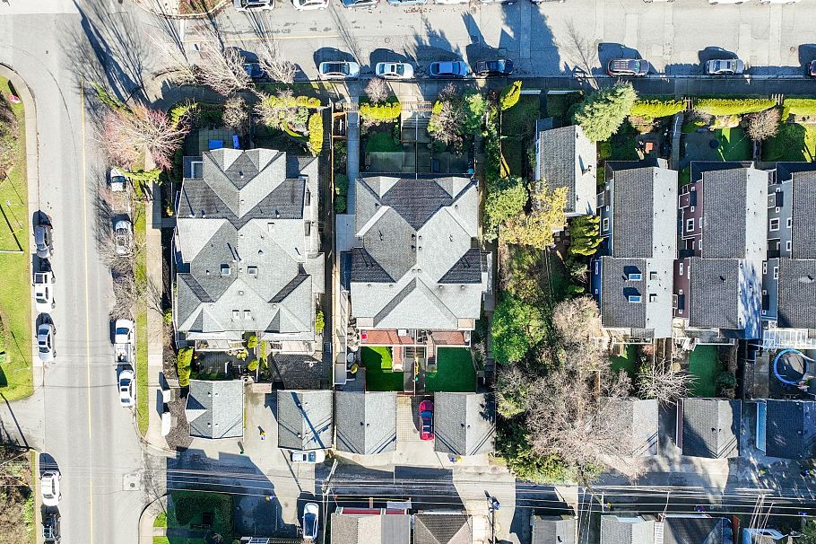 205 E 18th Street North Vancouver, BC - 38