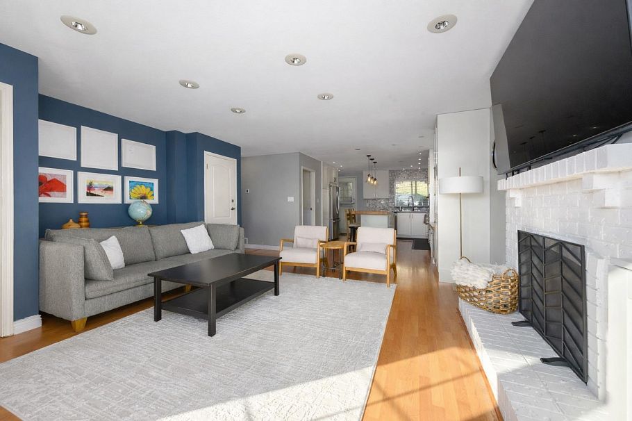 2735 Tempe Knoll Drive North Vancouver, BC - 3