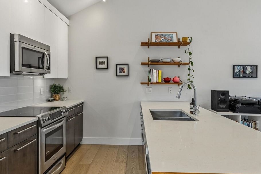 1681 Kitchener Street Vancouver, BC - 11