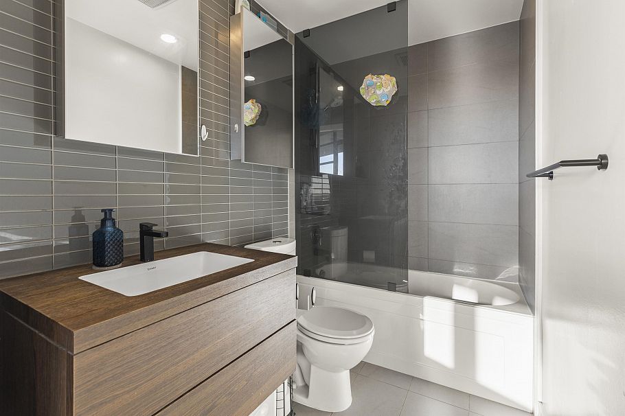 4108 128 W Cordova Street Vancouver, BC - 18