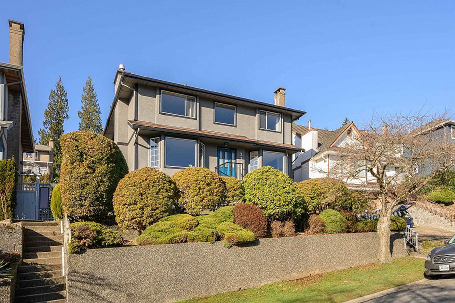 2735 Tempe Knoll Drive North Vancouver, BC - 33