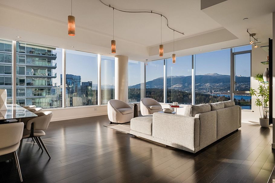 2201 277 Thurlow Street Vancouver, BC - 5