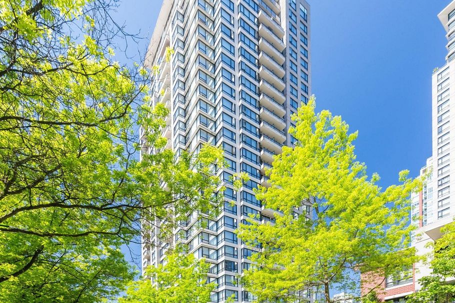 502 977 Mainland Street Vancouver, BC - 1