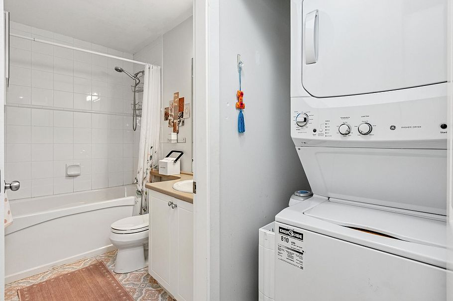 404 183 W 23rd Street North Vancouver, BC - 22