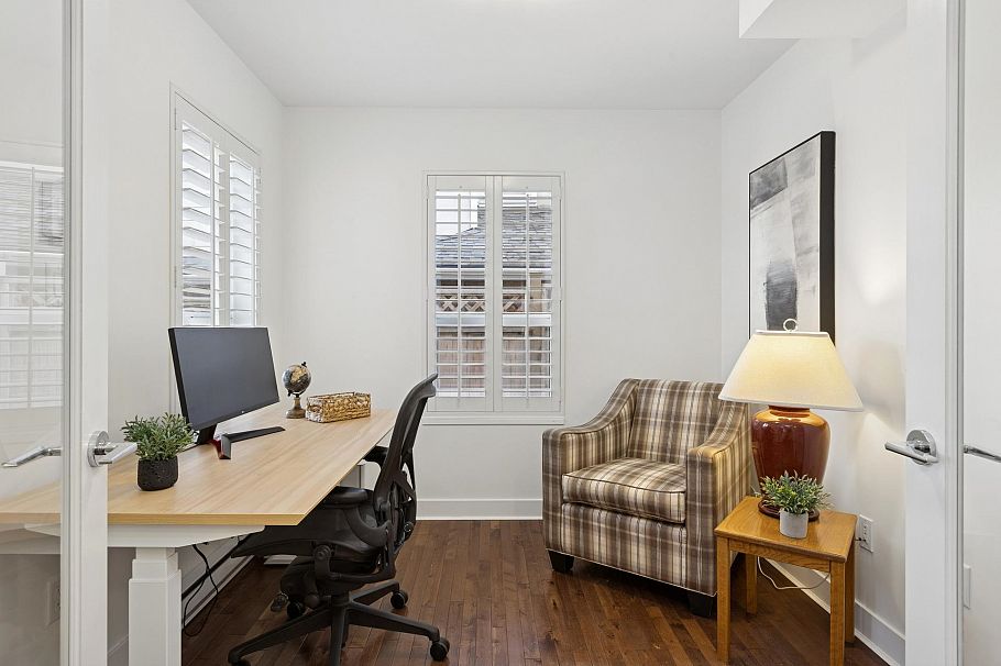 205 E 18th Street North Vancouver, BC - 14