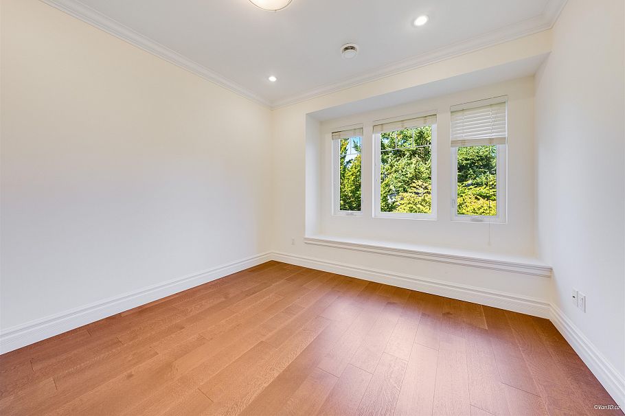 4042 W 20th Avenue Vancouver, BC - 15