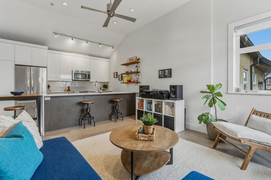 1681 Kitchener Street Vancouver, BC - 6