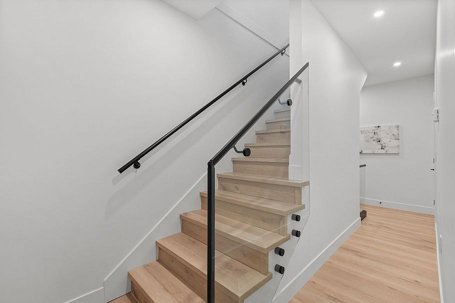 2632 Ward Street Vancouver, BC - 15