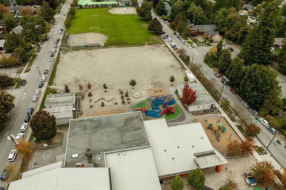 206 1150 Lynn Valley Road North Vancouver, BC - 11