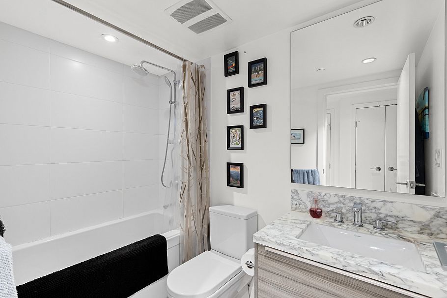 205 1550 Fern Street North Vancouver, BC - 12