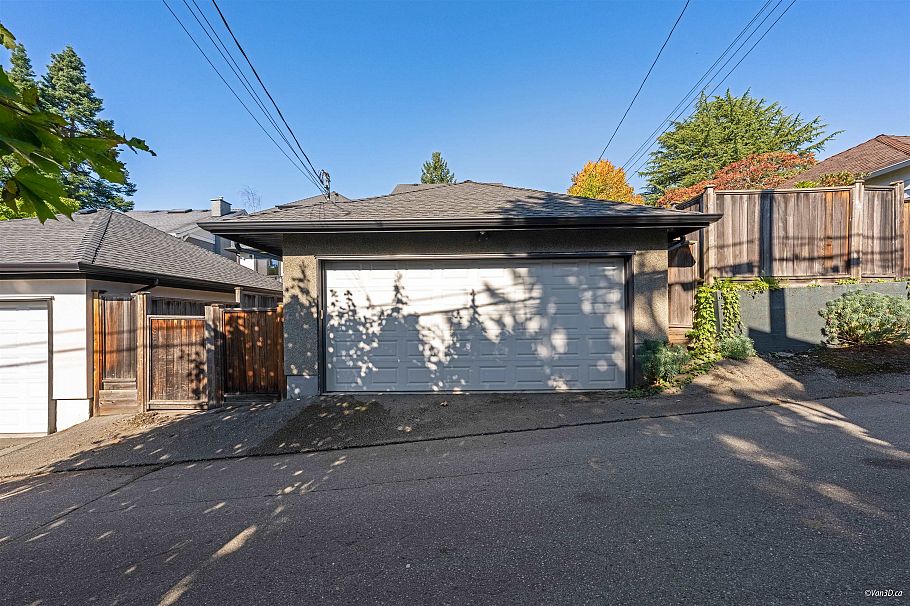 4042 W 20th Avenue Vancouver, BC - 38