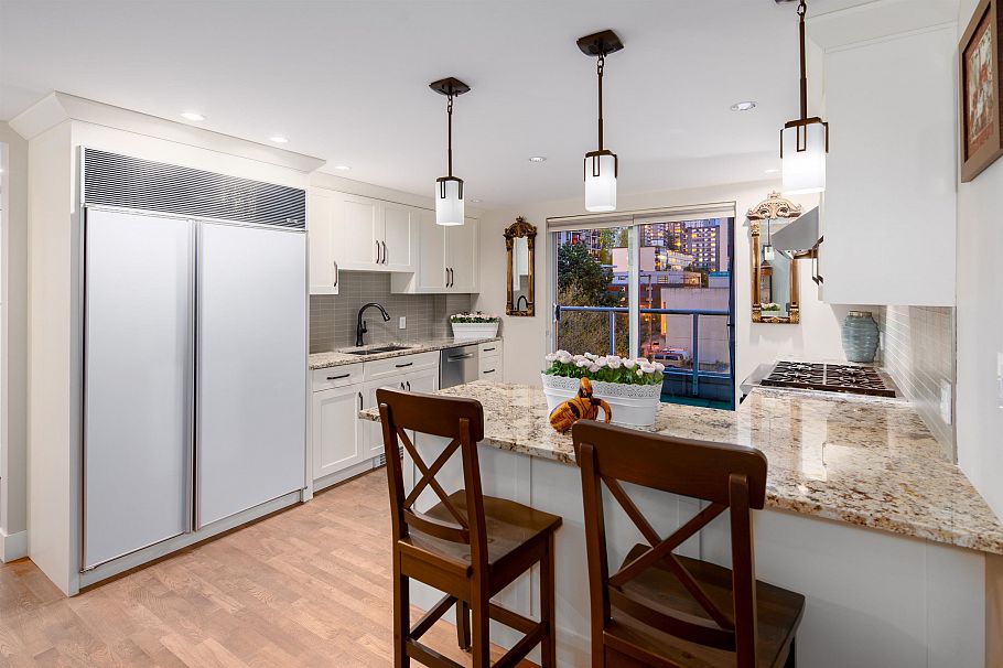 PH 1403 Beach Avenue Vancouver, BC - 13