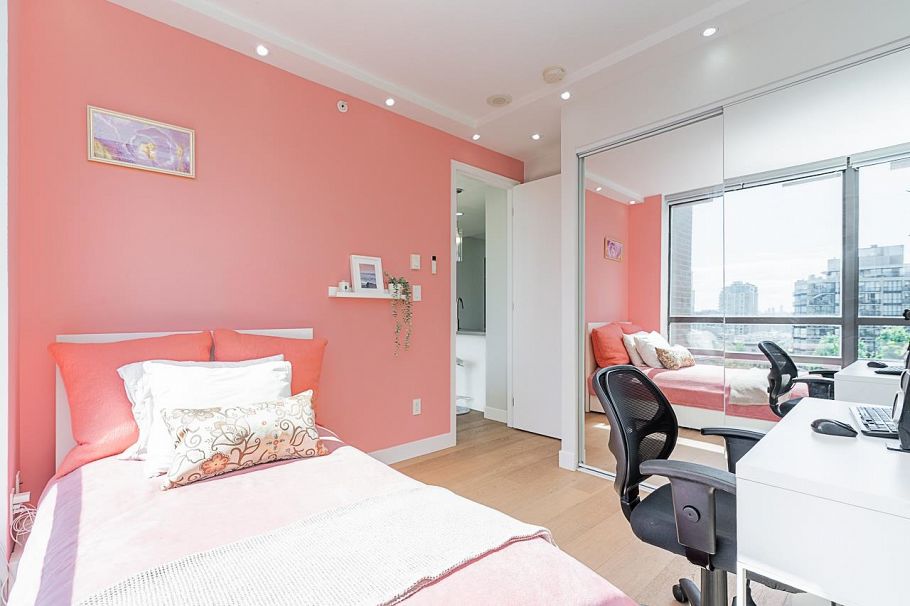 1002 170 W 1st Street North Vancouver, BC - 20