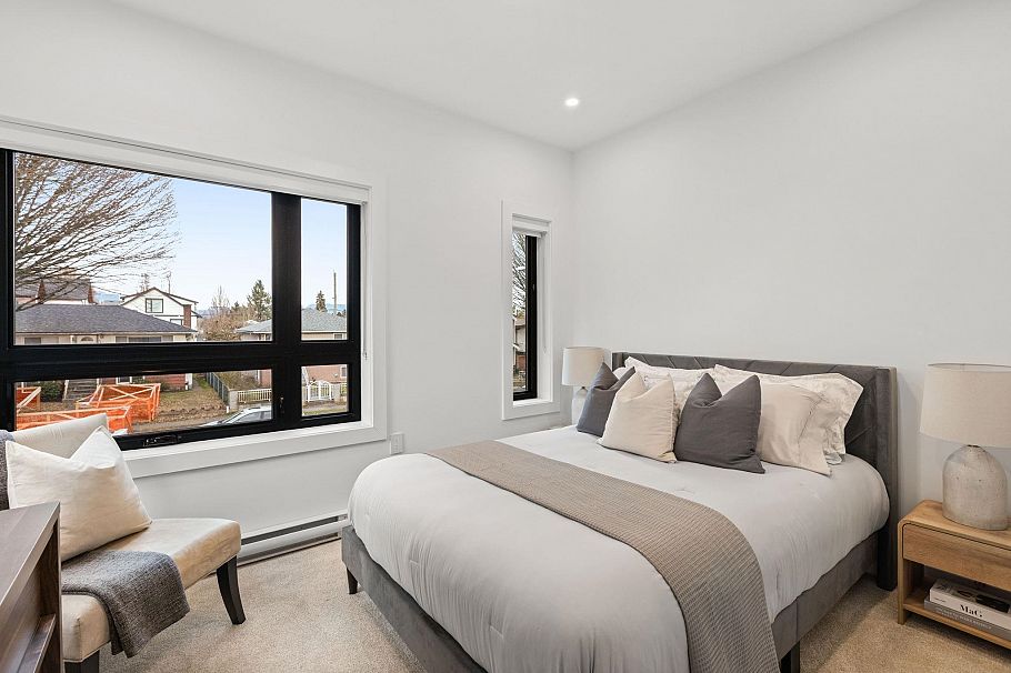 2632 Ward Street Vancouver, BC - 16