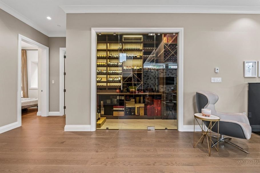 2867 W 44th Avenue Vancouver, BC - 28