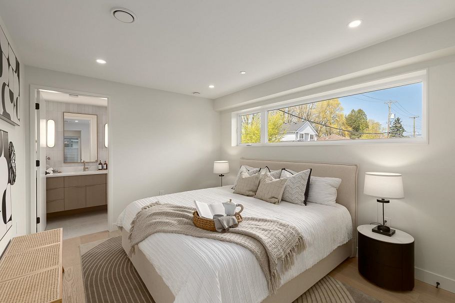 2652 E 38th Avenue Vancouver, BC - 3